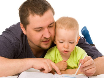 Studieren mit Kind: Was werdende Väter wissen sollten