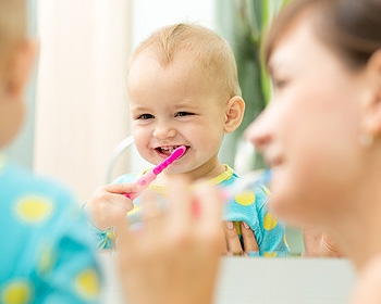 Zahnpflege fr Kinder ab dem ersten Milchzahn